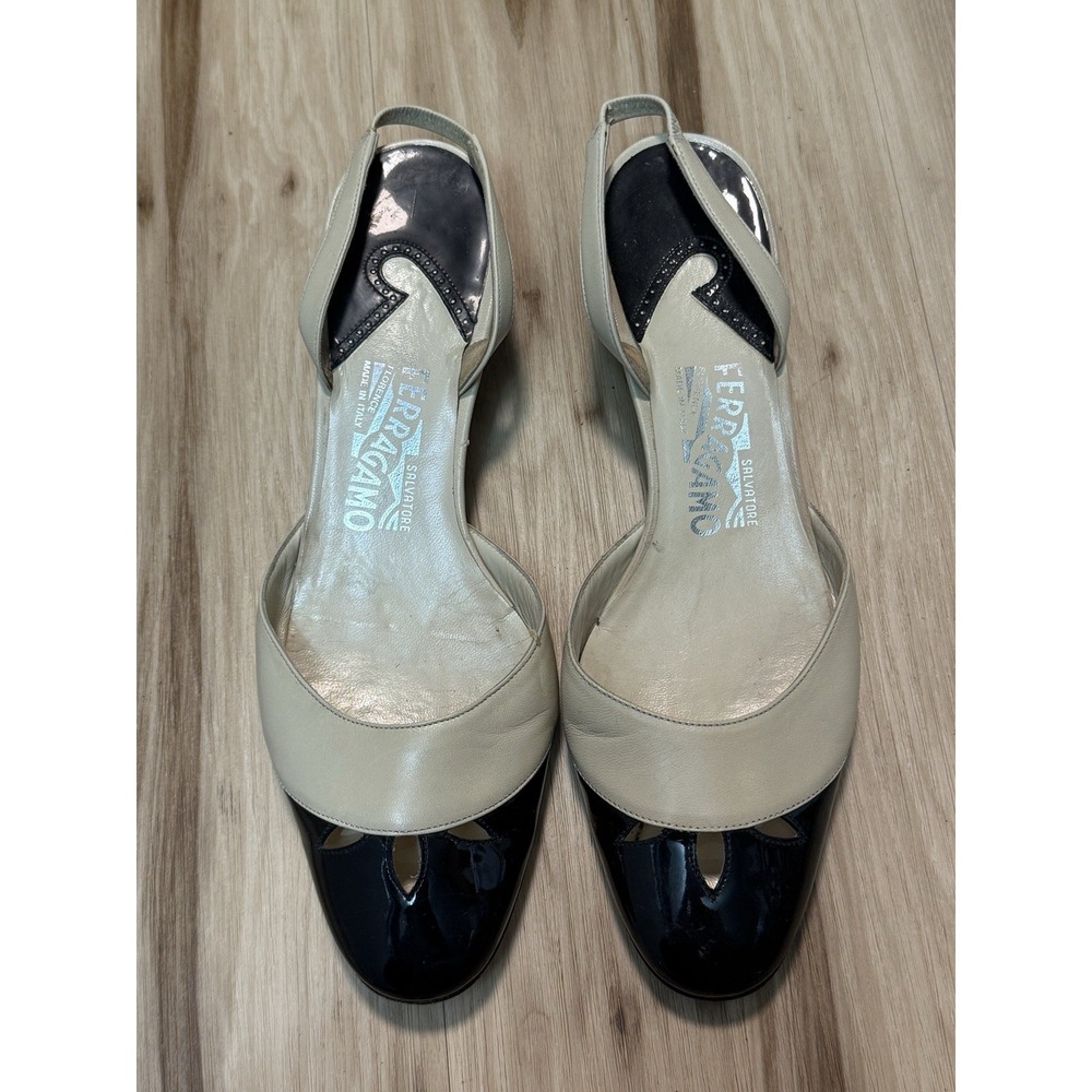 Vintage Salvatore Ferragamo two-tone cream/black slingback Womens (Rare) Size 8